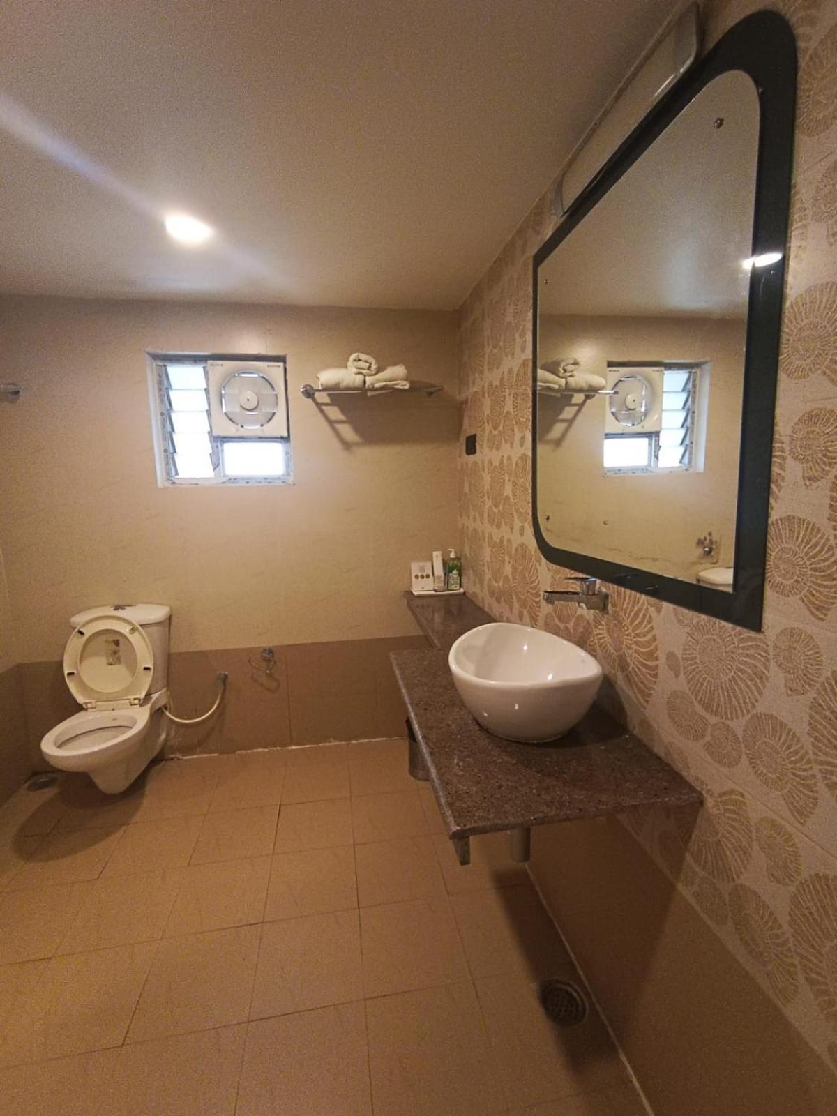 Diviyum Manor Hotel Port Blair Ngoại thất bức ảnh